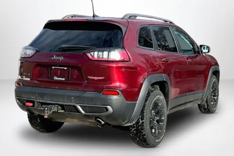 More photos of 2019 Jeep Cherokee Trailhawk at Lakeside Automotive Group, MI
