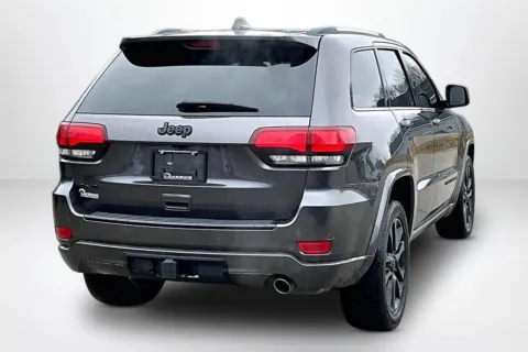 More photos of 2018 Jeep Grand Cherokee Altitude at Lakeside Automotive Group, MI