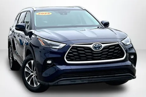 Another view of 2022 Toyota Highlander Hybrid XLE for sale in Spring Lake, MI at Lakeside Automotive Group
