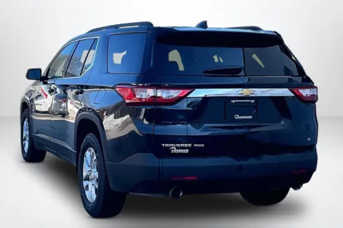 More photos of 2021 Chevrolet Traverse LT at Lakeside Automotive Group, MI