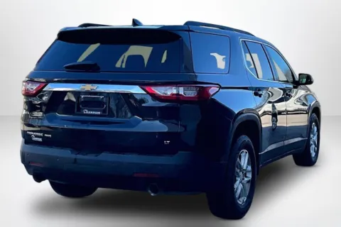 More photos of 2021 Chevrolet Traverse LT at Lakeside Automotive Group, MI