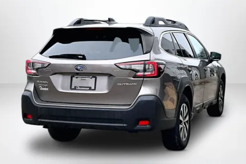 More photos of 2023 Subaru Outback Premium at Lakeside Automotive Group, MI