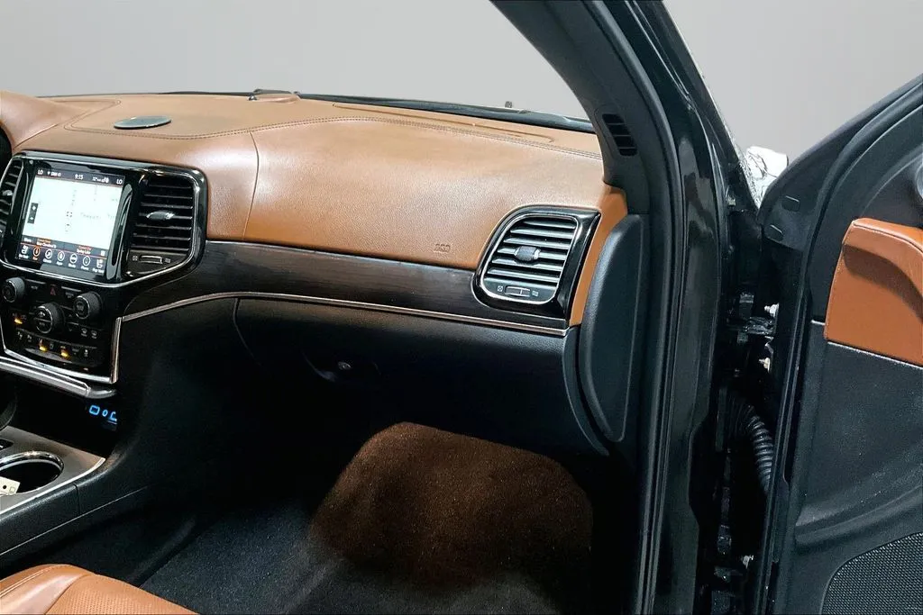 Jeep Grand Cherokee photo 26