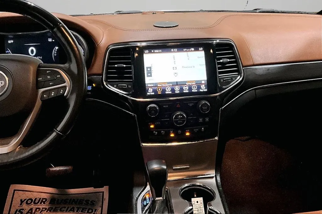 Jeep Grand Cherokee photo 9