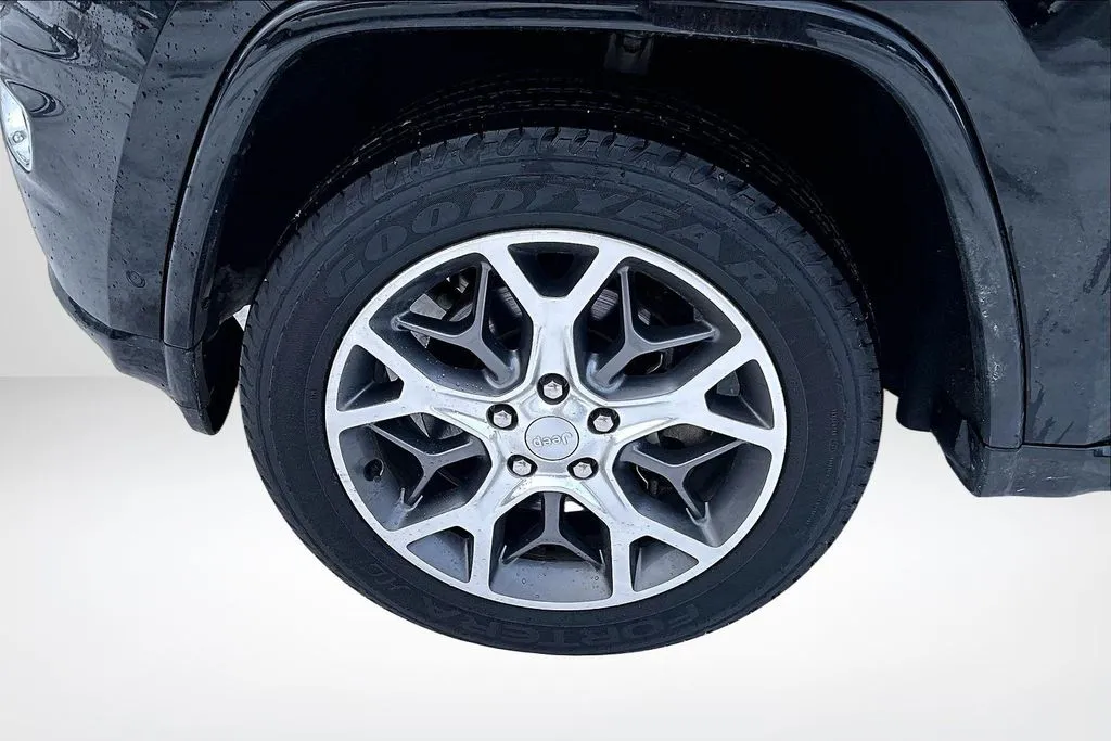 Jeep Grand Cherokee photo 34