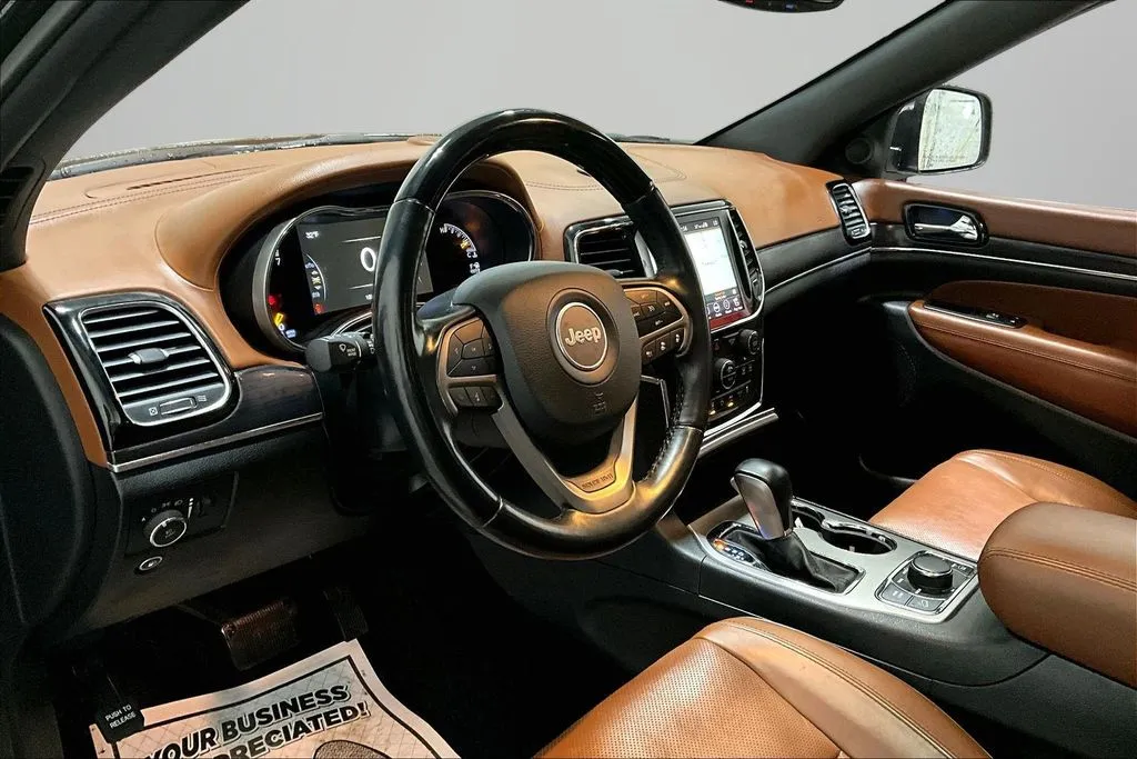 Jeep Grand Cherokee photo 17
