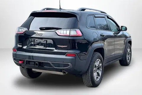 More photos of 2020 Jeep Cherokee Trailhawk at Lakeside Automotive Group, MI