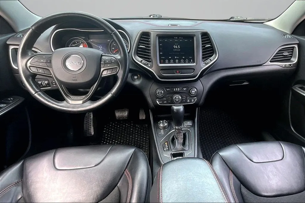 Jeep Cherokee photo 7