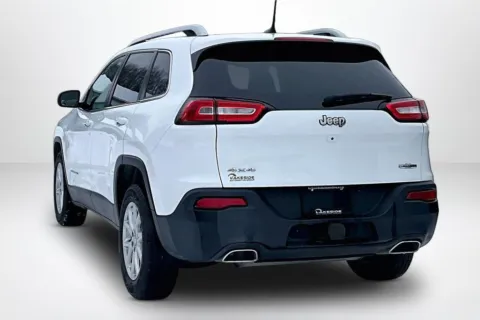 More photos of 2016 Jeep Cherokee Latitude at Lakeside Automotive Group, MI