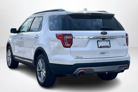 More photos of 2017 Ford Explorer XLT at Lakeside Automotive Group, MI