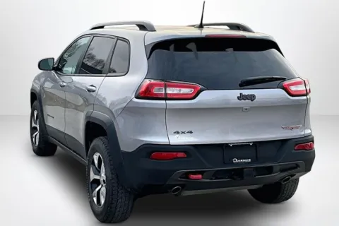 More photos of 2016 Jeep Cherokee Trailhawk at Lakeside Automotive Group, MI