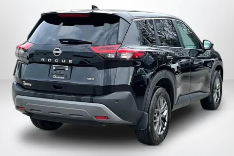 More photos of 2022 Nissan Rogue S at Lakeside Automotive Group, MI