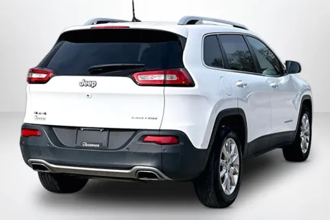 More photos of 2016 Jeep Cherokee Limited at Lakeside Automotive Group, MI