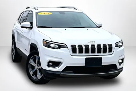 Another view of 2019 Jeep Cherokee Limited for sale in Spring Lake, MI at Lakeside Automotive Group