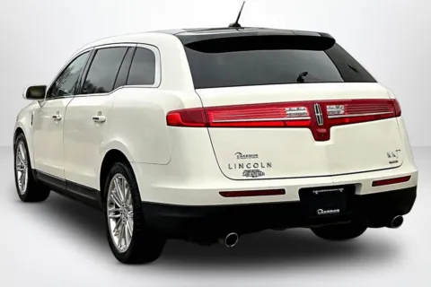 More photos of 2013 Lincoln MKT EcoBoost at Lakeside Automotive Group, MI