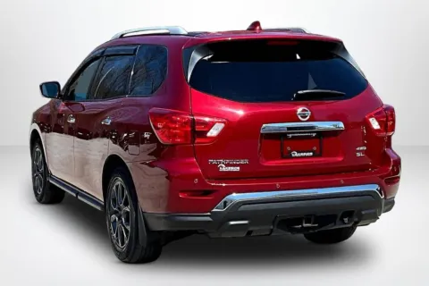 More photos of 2019 Nissan Pathfinder SL at Lakeside Automotive Group, MI