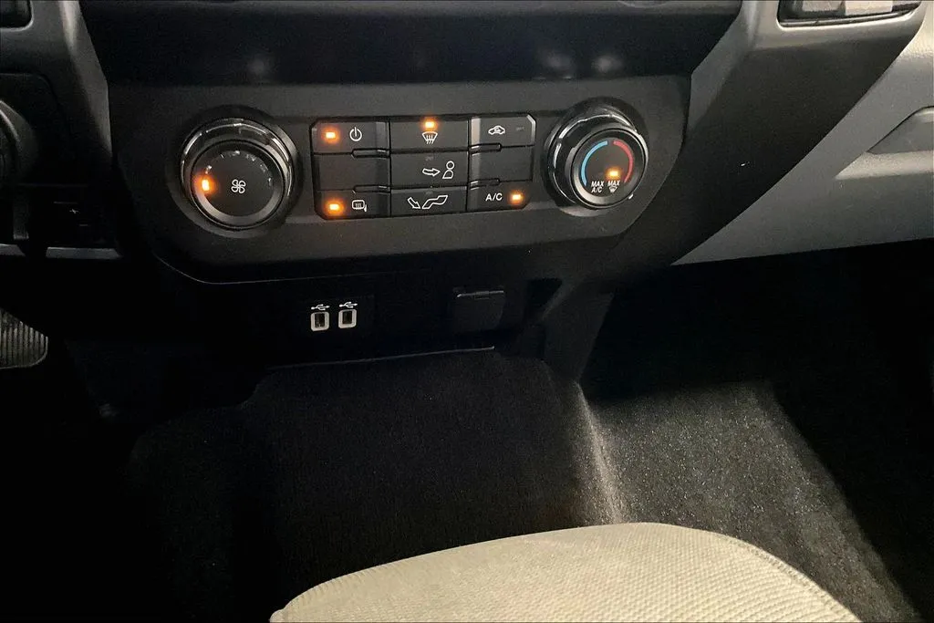 Ford F-150 photo 16