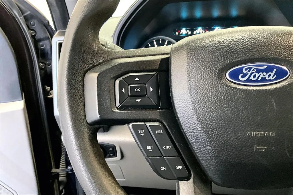 Ford F-150 photo 12