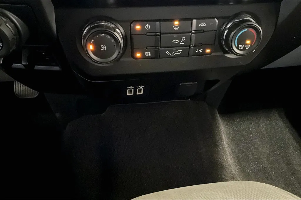 Ford F-150 photo 17