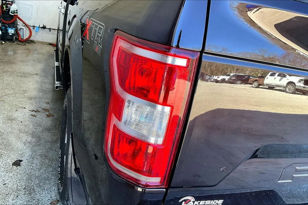 Ford F-150 photo 24