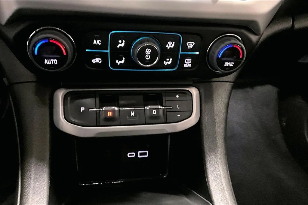 GMC Acadia photo 15