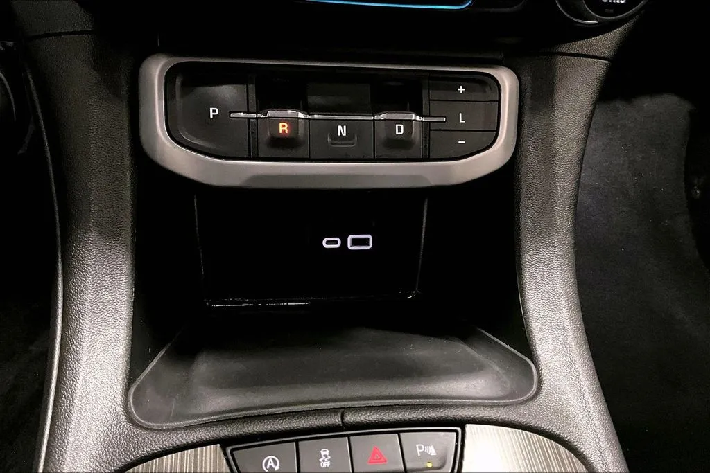 GMC Acadia photo 16