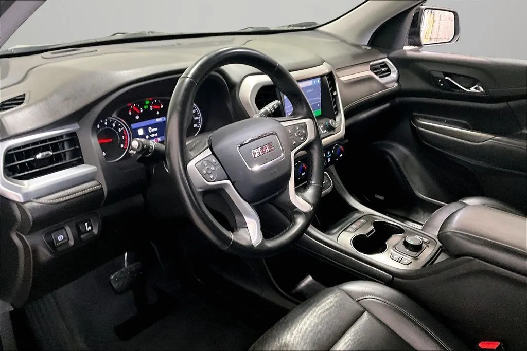 GMC Acadia photo 17