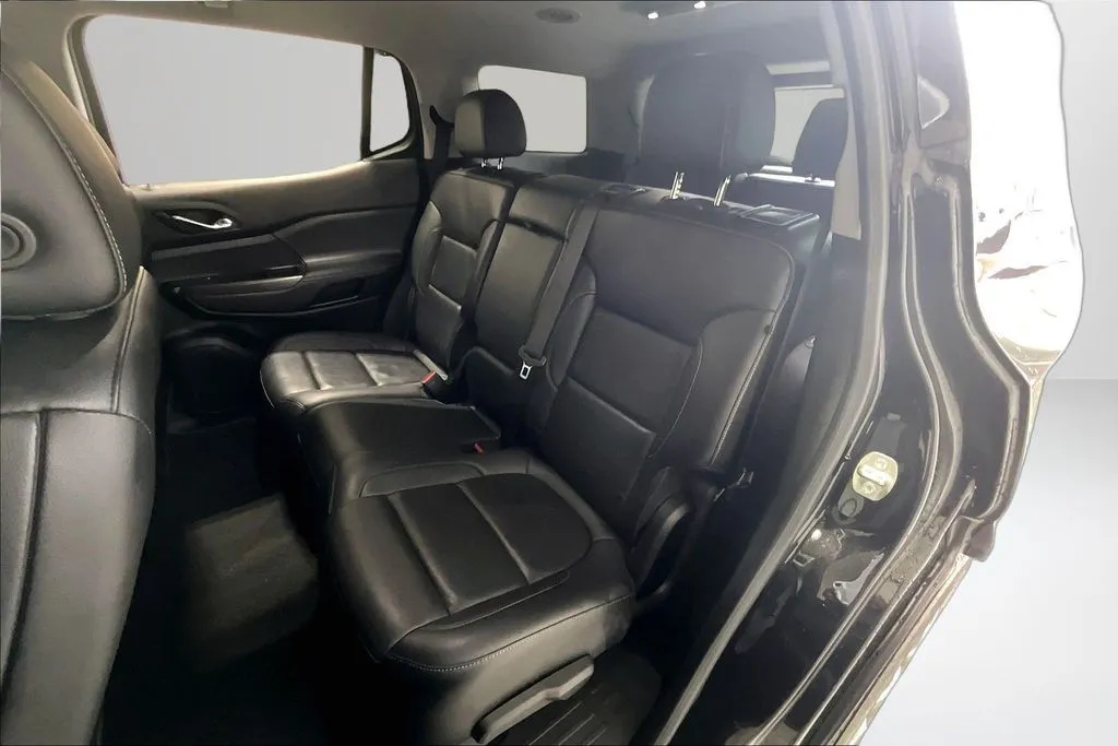 GMC Acadia photo 22