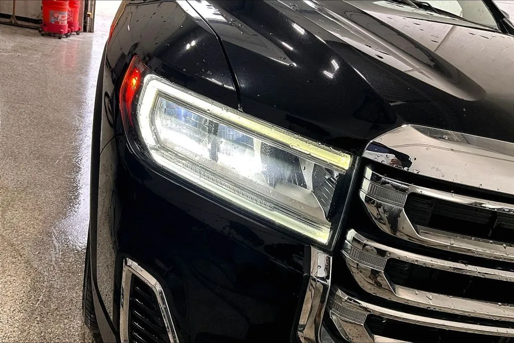 GMC Acadia photo 32