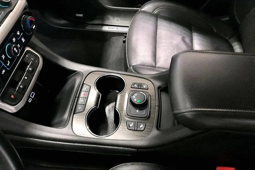 GMC Acadia photo 18