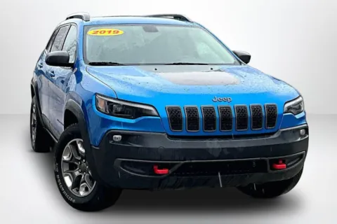 Another view of 2019 Jeep Cherokee Trailhawk for sale in Spring Lake, MI at Lakeside Automotive Group