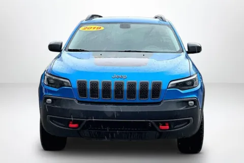Photos of 2019 Jeep Cherokee Trailhawk for sale in Spring Lake, MI at Lakeside Automotive Group