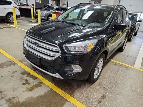 Black 2018 Ford Escape SE for sale in Spring Lake, MI