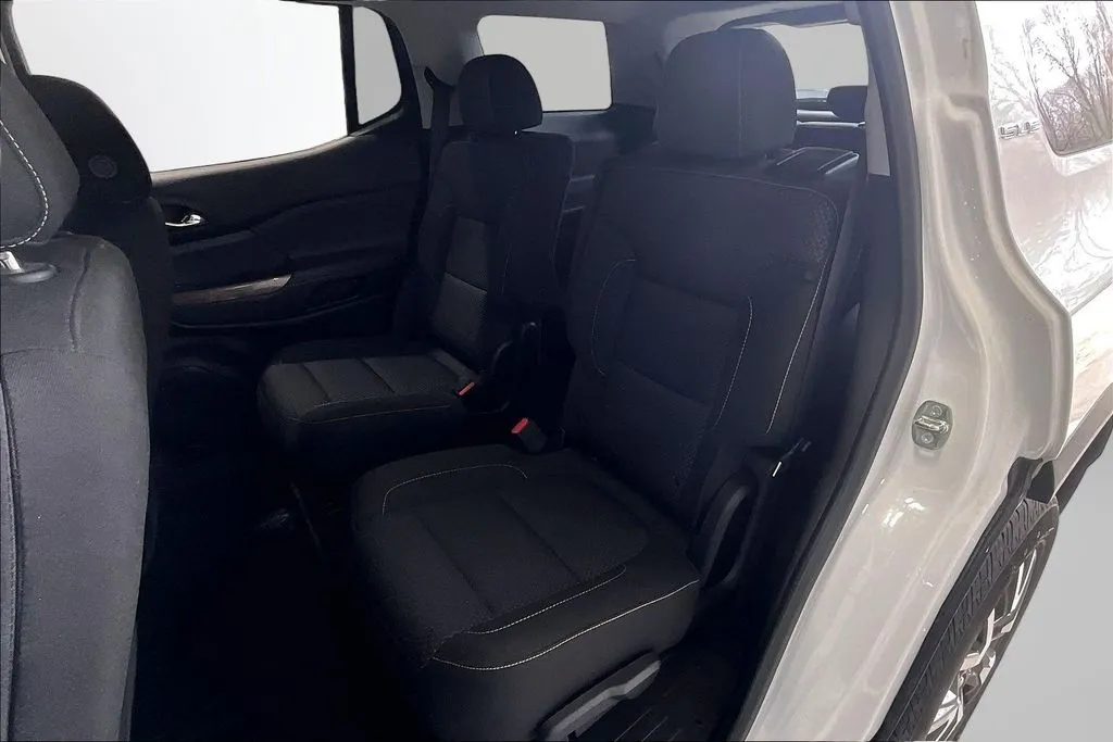 GMC Acadia photo 22