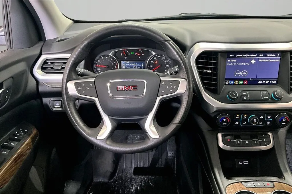 GMC Acadia photo 8