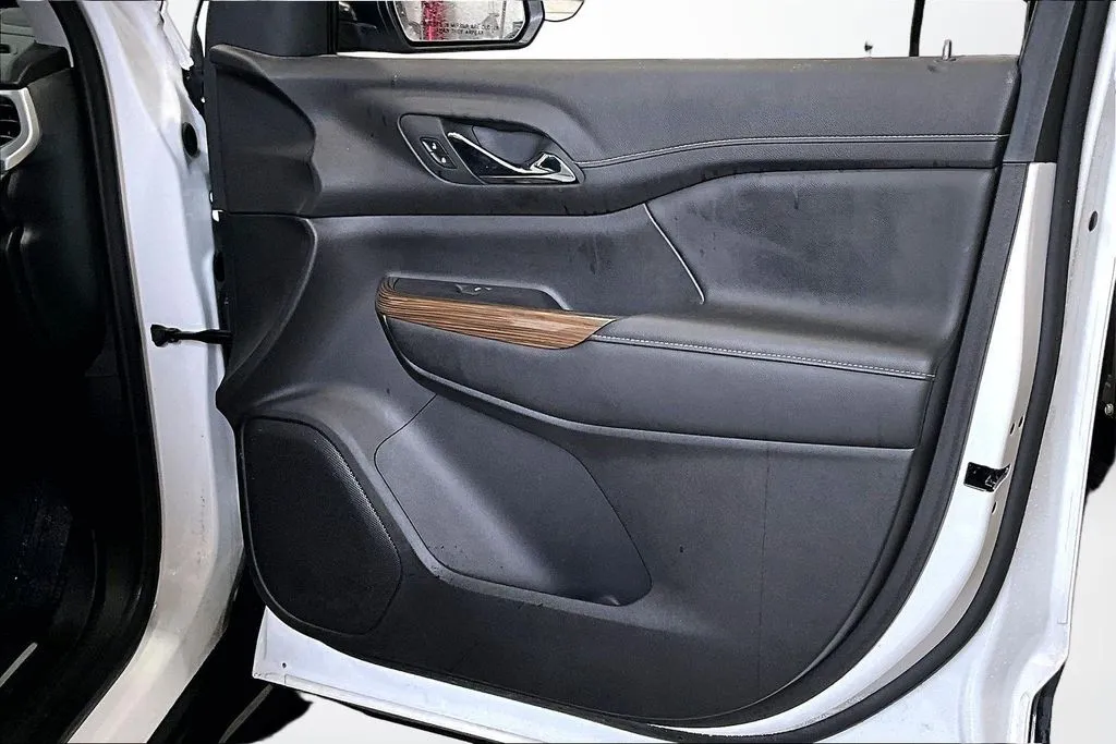 GMC Acadia photo 27