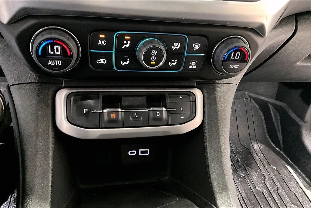 GMC Acadia photo 15