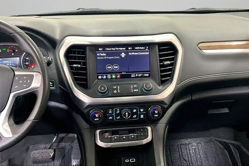 GMC Acadia photo 9