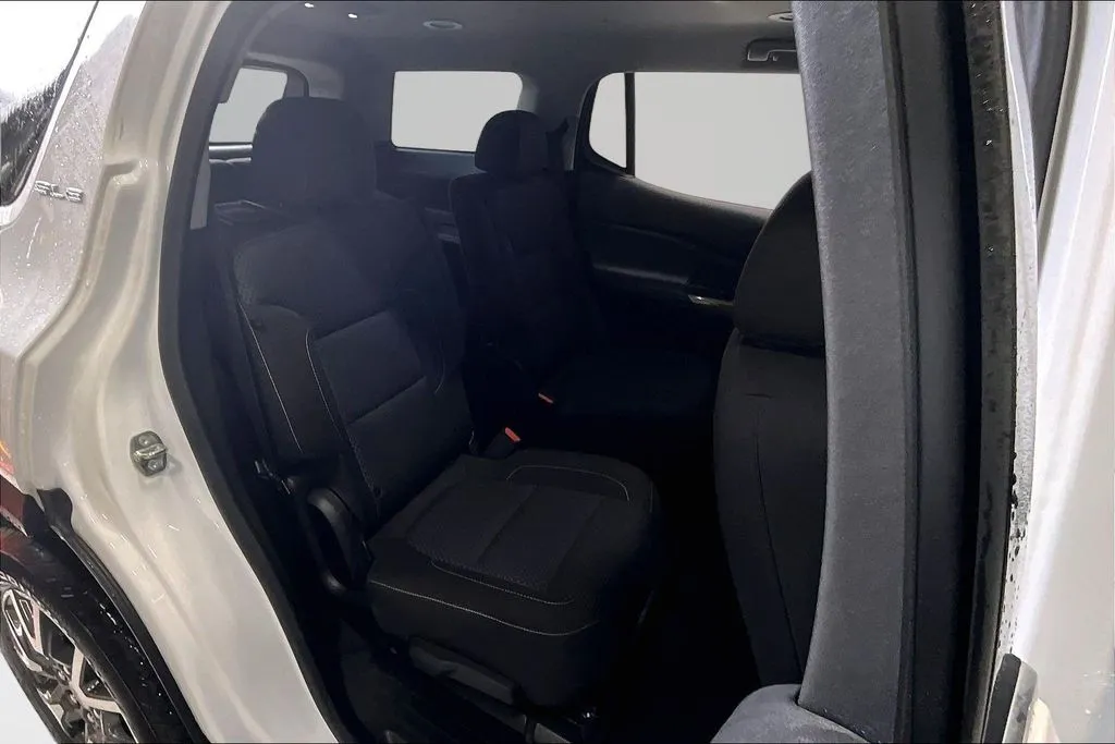 GMC Acadia photo 24