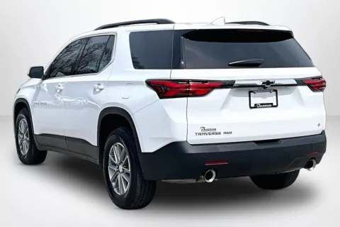 More photos of 2022 Chevrolet Traverse LT at Lakeside Automotive Group, MI