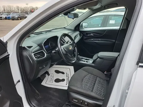 More photos of 2022 Chevrolet Equinox LT at Lakeside Automotive Group, MI