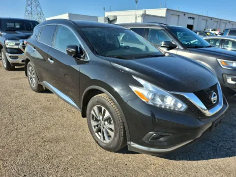 More photos of 2016 Nissan Murano SV at Lakeside Automotive Group, MI