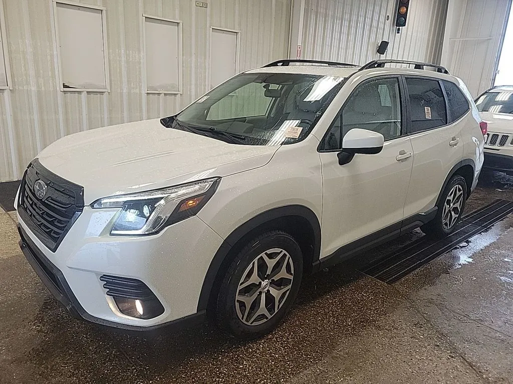 White 2023 Subaru Forester Premium for sale in Spring Lake, MI