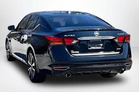 More photos of 2019 Nissan Altima 2.5 Platinum at Lakeside Automotive Group, MI