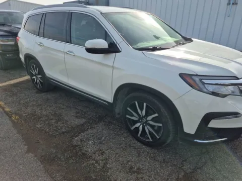 More photos of 2019 Honda Pilot Touring at Lakeside Automotive Group, MI