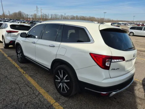 Photos of 2019 Honda Pilot Touring for sale in Spring Lake, MI at Lakeside Automotive Group