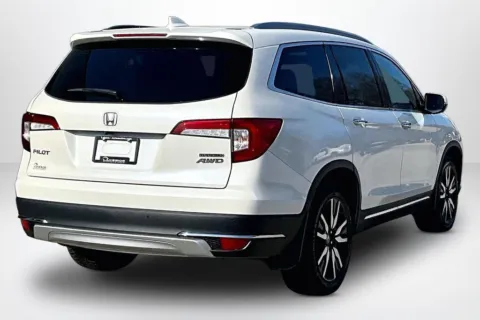 More photos of 2019 Honda Pilot Touring at Lakeside Automotive Group, MI