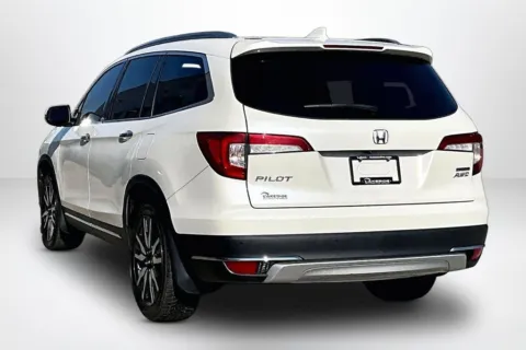 More photos of 2019 Honda Pilot Touring at Lakeside Automotive Group, MI