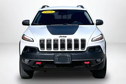 Photos of 2016 Jeep Cherokee Trailhawk for sale in Spring Lake, MI at Lakeside Automotive Group