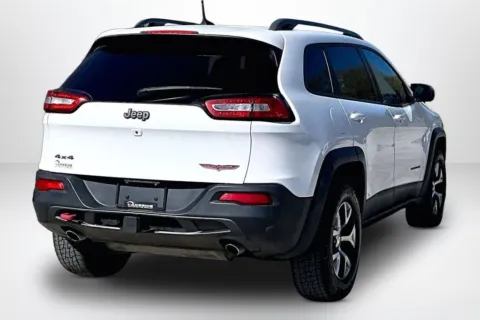 More photos of 2016 Jeep Cherokee Trailhawk at Lakeside Automotive Group, MI